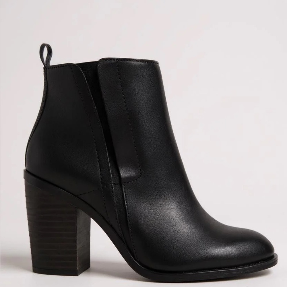 Lucky Brand Sassa Bootie Black  Ankle Boot Womens 7.5 US